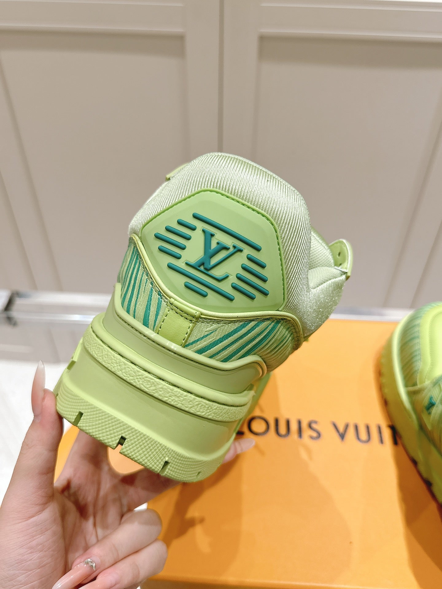 LV TRAINER MAXI LV X PARK SEO-BO IN PEAR GREEN CALFSKIN