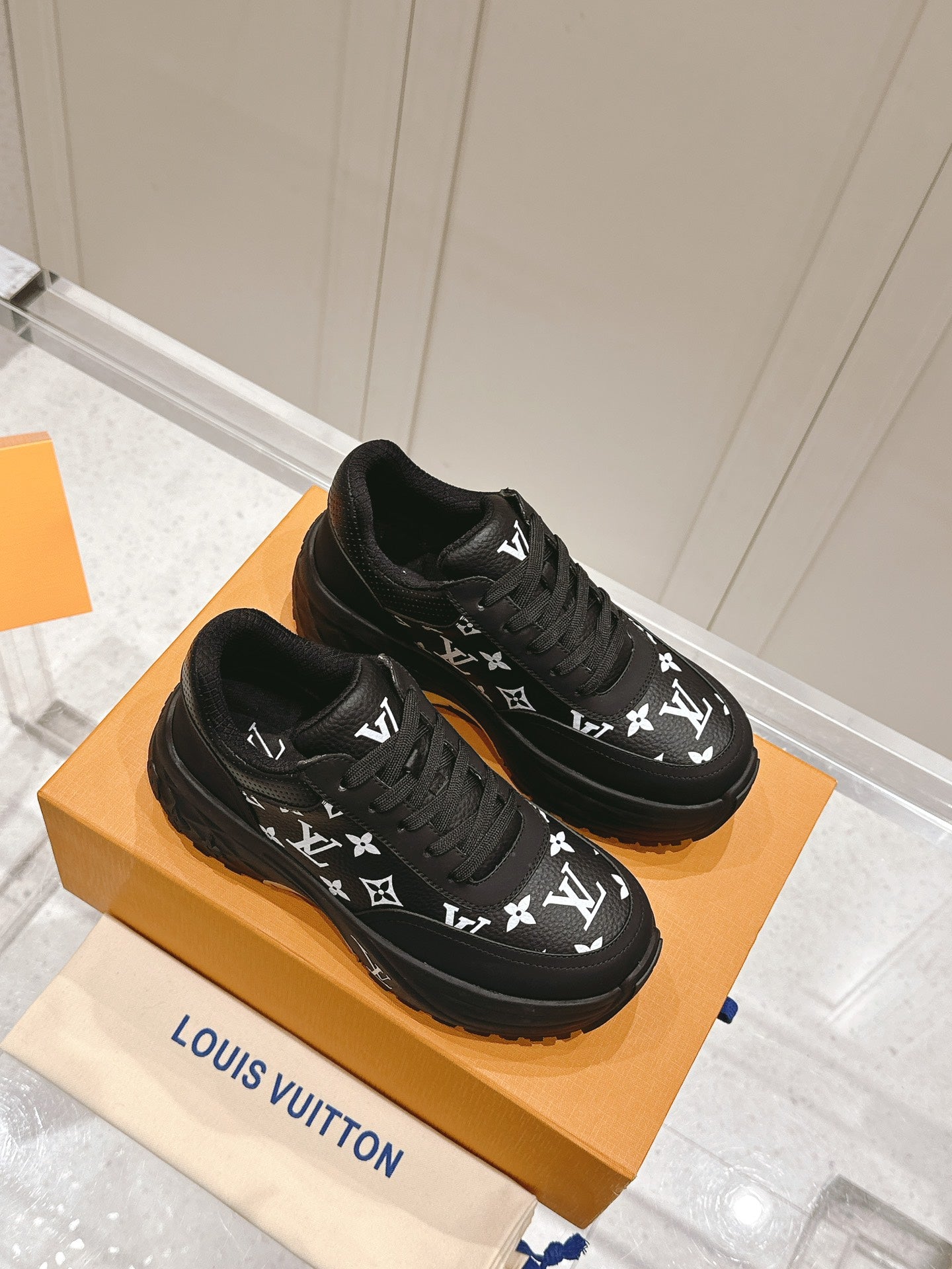 RUN AWAY SNEAKER IN BLACK MIX WHITE CALFSKIN