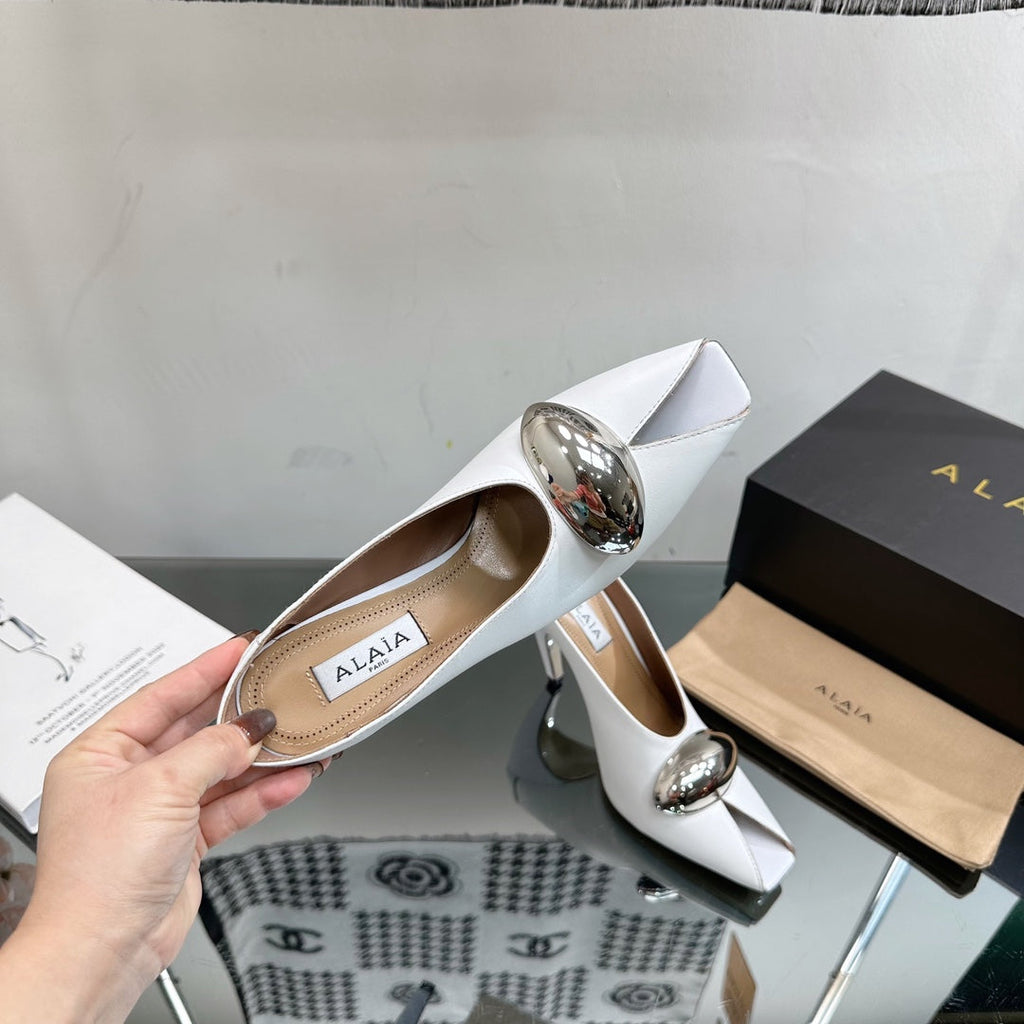 ALAIA AZZEDINE HIGH HEELS IN WHITE CALFSKIN WITH GOLD HARDWARE