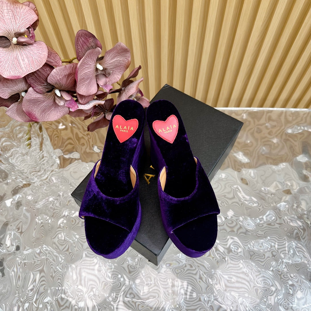 ALAIA PLATFORM WEDGE IN VIOLET PURPLE VELVET WITH HEART EMBROIDERED