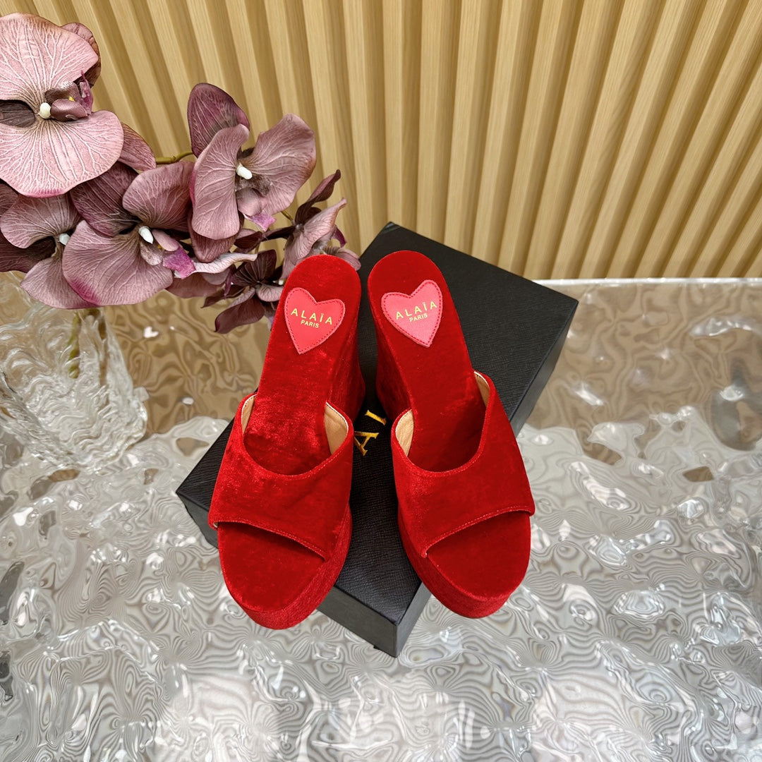ALAIA PLATFORM WEDGE IN CHERRY RED VELVET WITH HEART EMBROIDERED