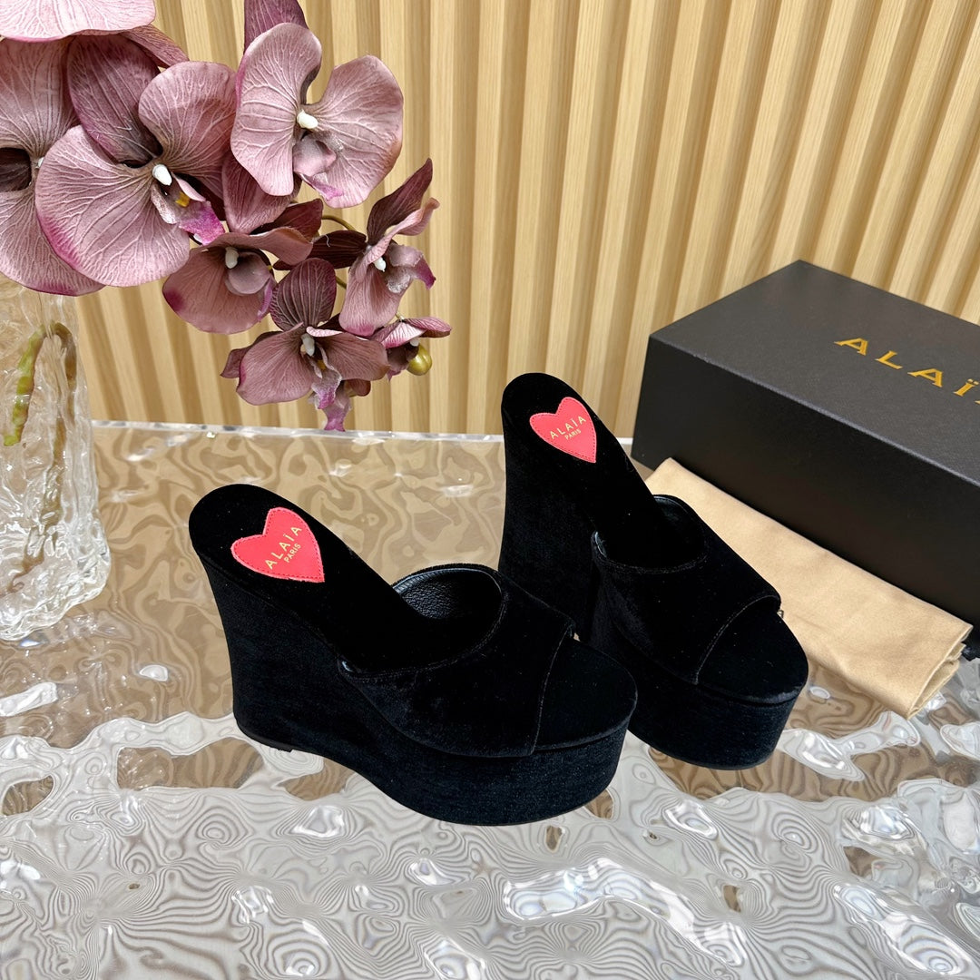 ALAIA PLATFORM WEDGE IN BLACK VELVET WITH HEART EMBROIDERED