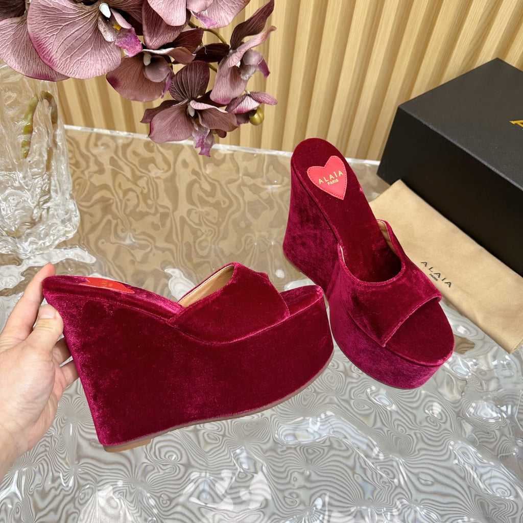 ALAIA PLATFORM WEDGE IN JAM PURPLE VELVET WITH HEART EMBROIDERED