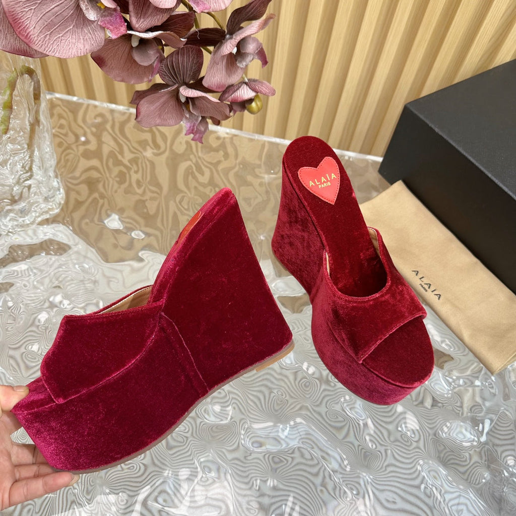 ALAIA PLATFORM WEDGE IN JAM PURPLE VELVET WITH HEART EMBROIDERED