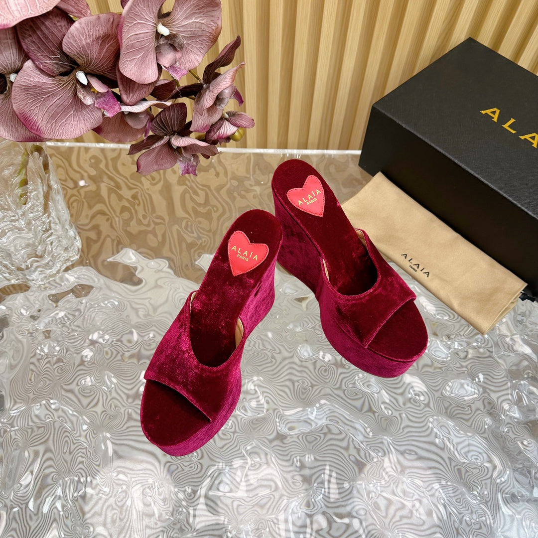 ALAIA PLATFORM WEDGE IN JAM PURPLE VELVET WITH HEART EMBROIDERED