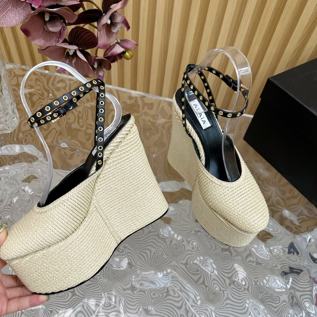 ALAIA LA WEDGE SANDALS IN WHITE PAPER STRAW