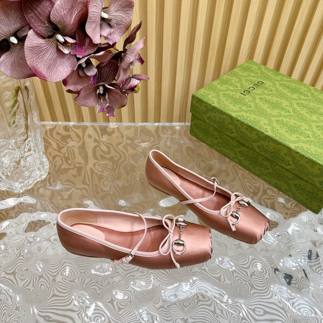 BALLET FLAT IN CORAL PINK SILK WITH SILVER HARDWARE
