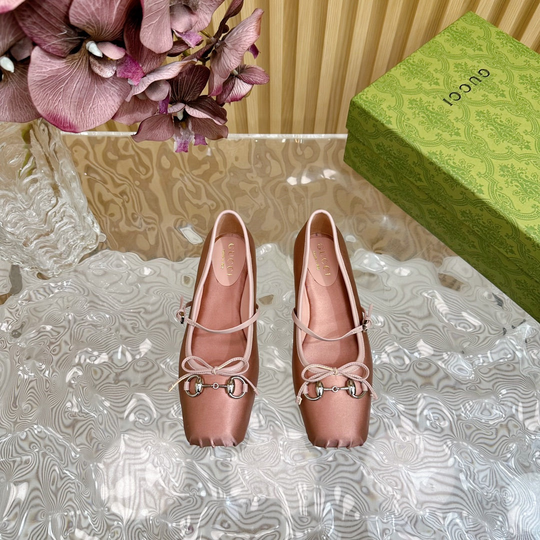 BALLET FLAT IN CORAL PINK SILK WITH SILVER HARDWARE
