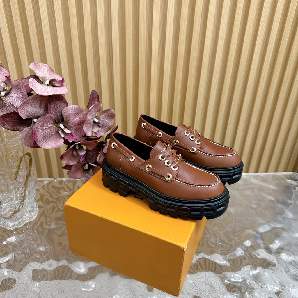 LV RECORD BOAT SHOE IN BRONZE BROWN GLOSSY CALFSKIN