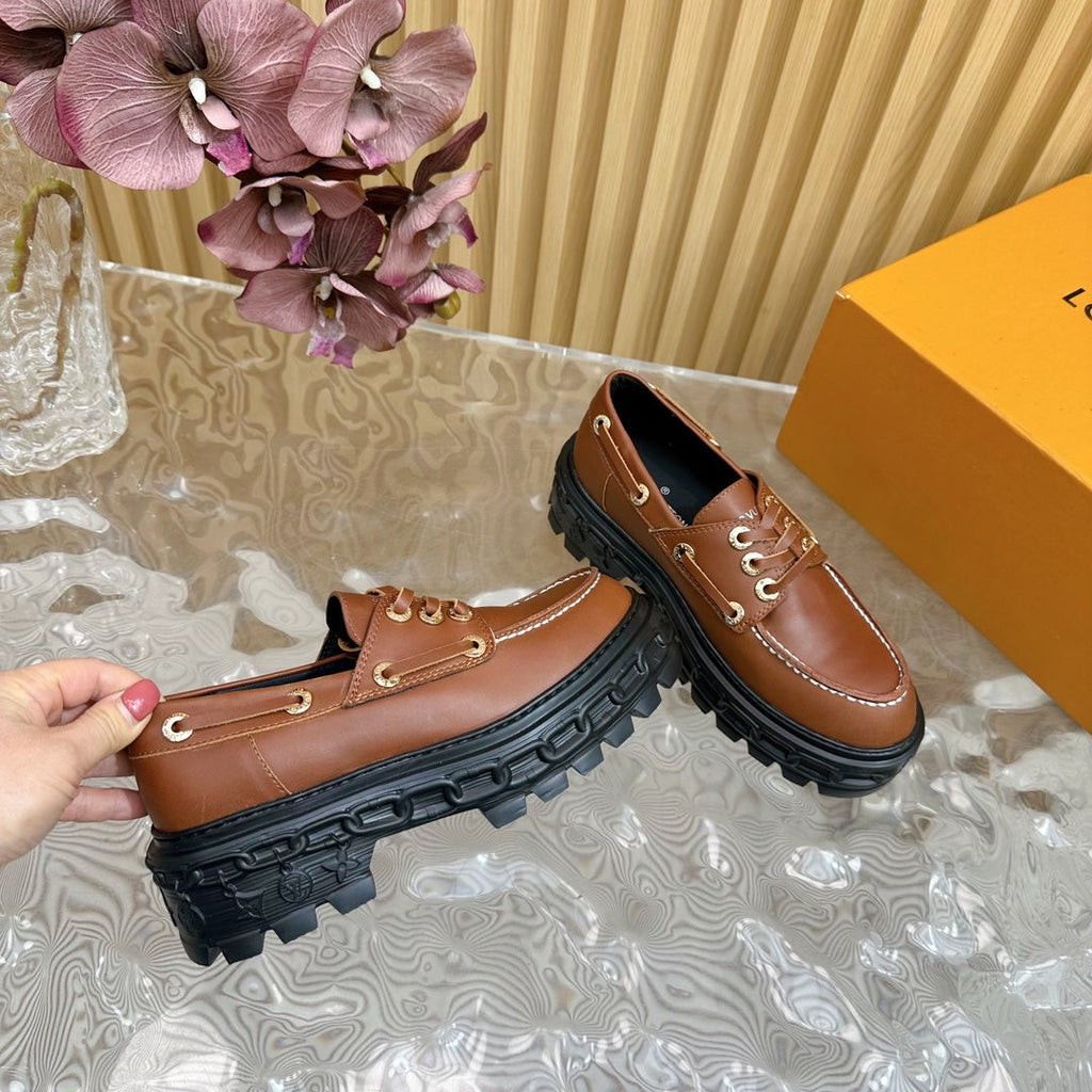 LV RECORD BOAT SHOE IN BRONZE BROWN GLOSSY CALFSKIN