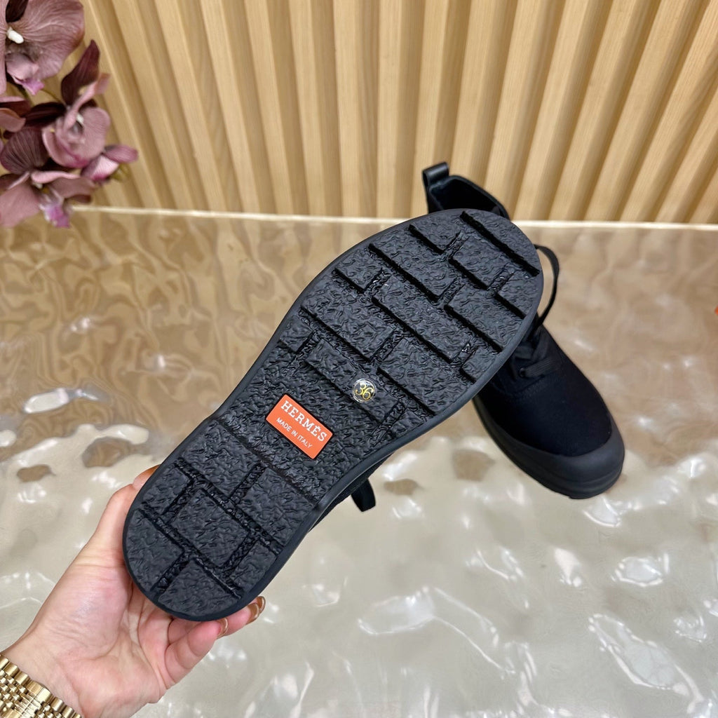 HM 25S KOOLER ANKLE BOOTS IN BLACK CANVAS