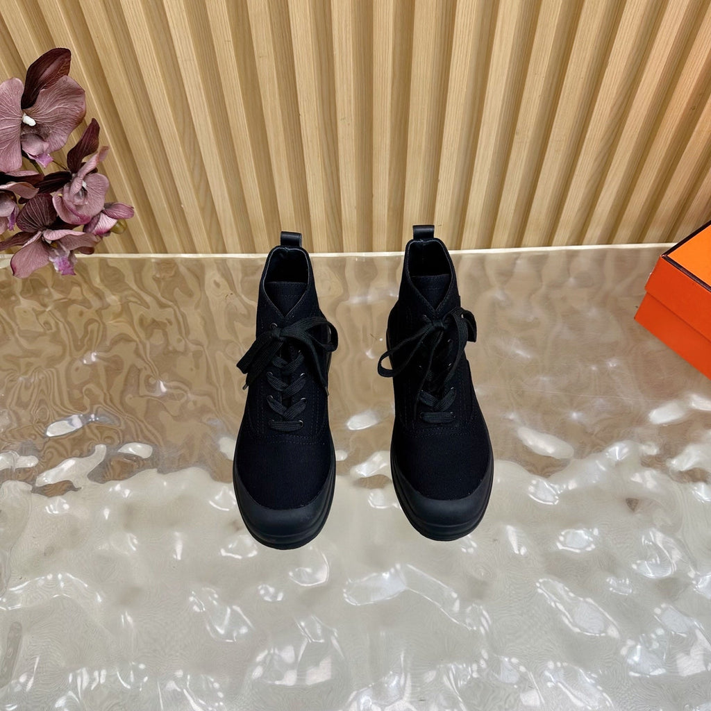 HM 25S KOOLER ANKLE BOOTS IN BLACK CANVAS