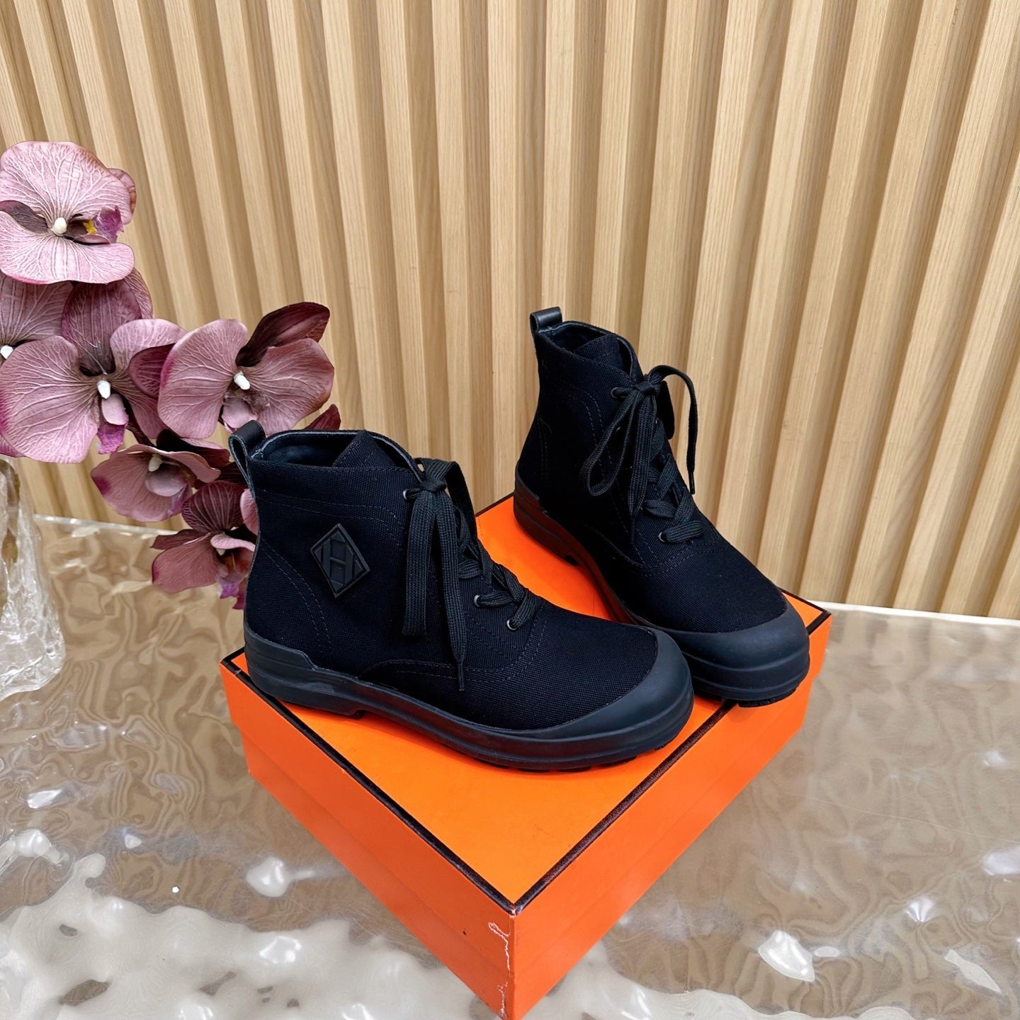 HM 25S KOOLER ANKLE BOOTS IN BLACK CANVAS