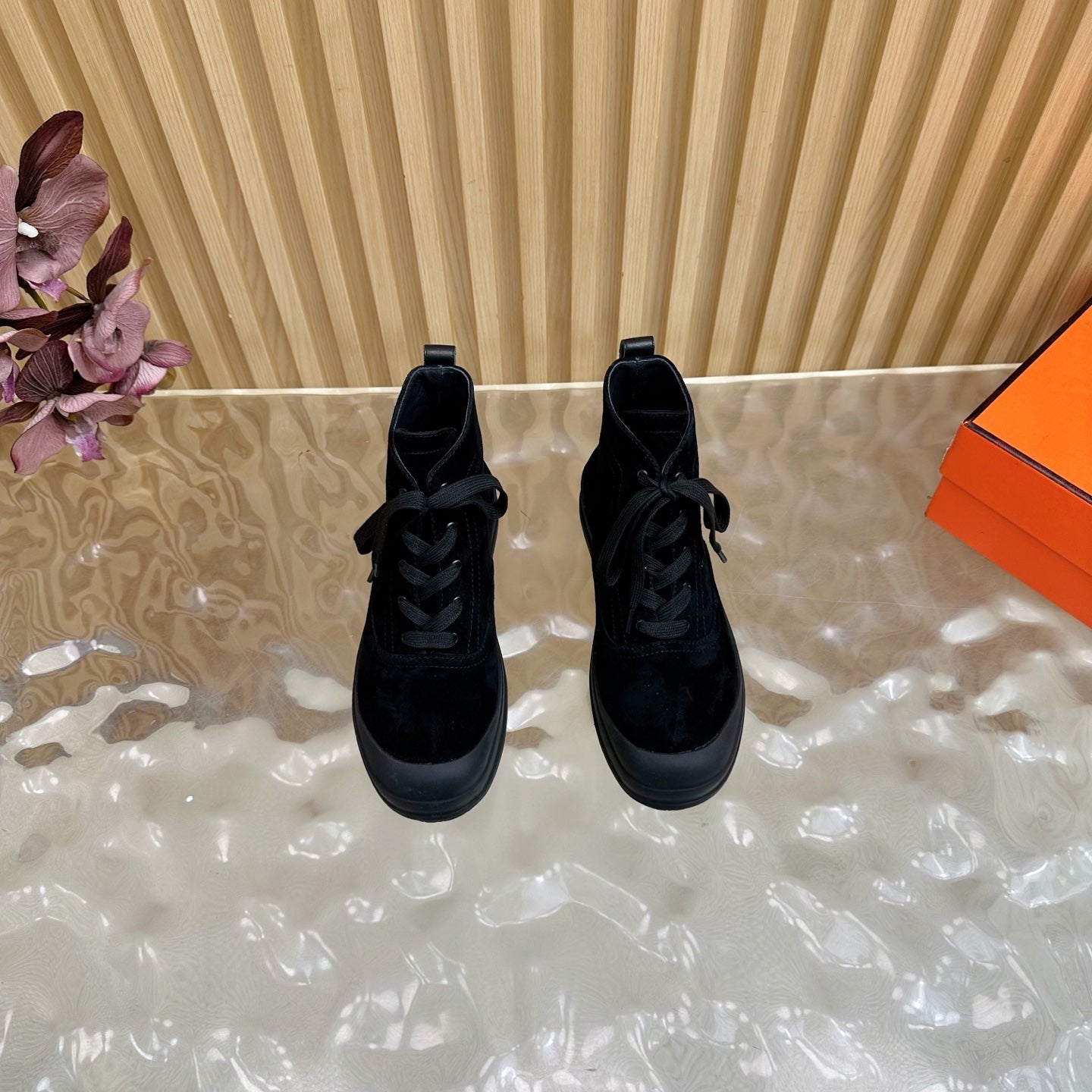 HM 25S KOOLER ANKLE BOOTS IN BLACK SUEDE