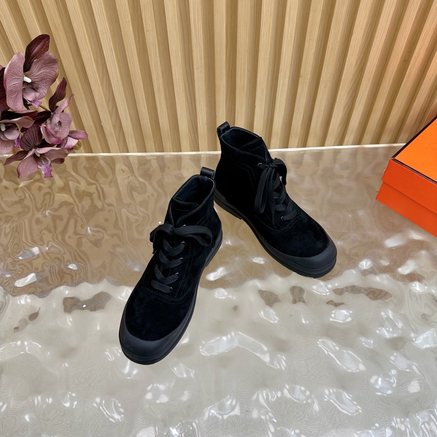 HM 25S KOOLER ANKLE BOOTS IN BLACK SUEDE