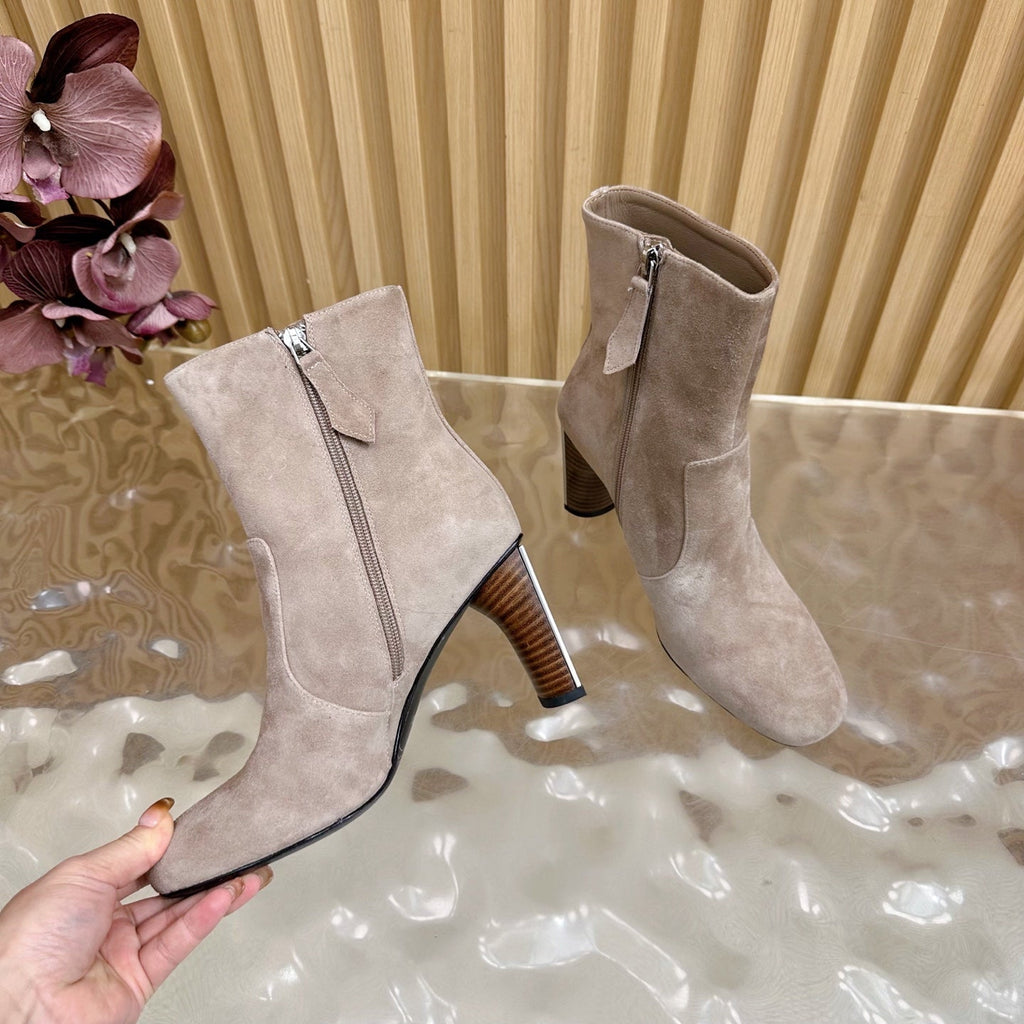 HM 25S ANKLE BOOTS 70 MM IN DUSTY BEIGE SUEDE