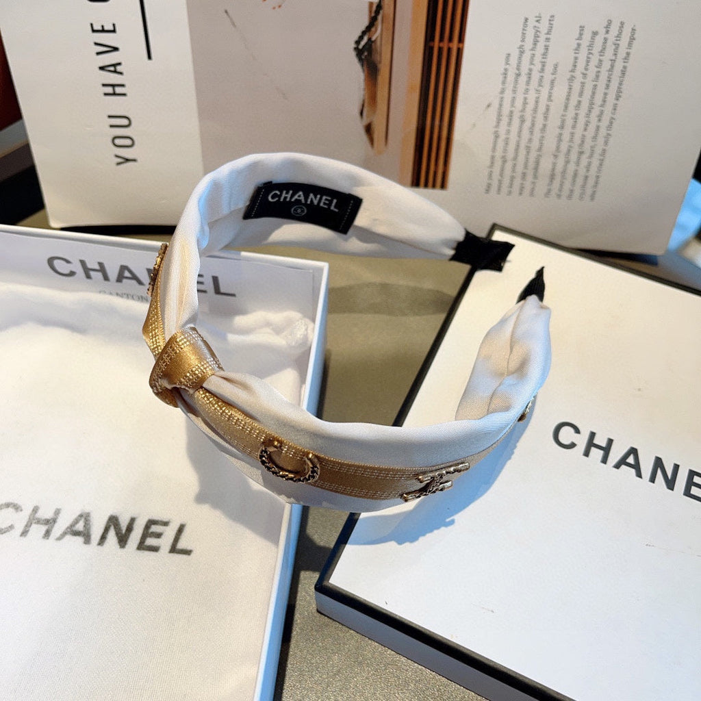 WHITE SILK HAIRBAND WITH GOLD LOGO 412440