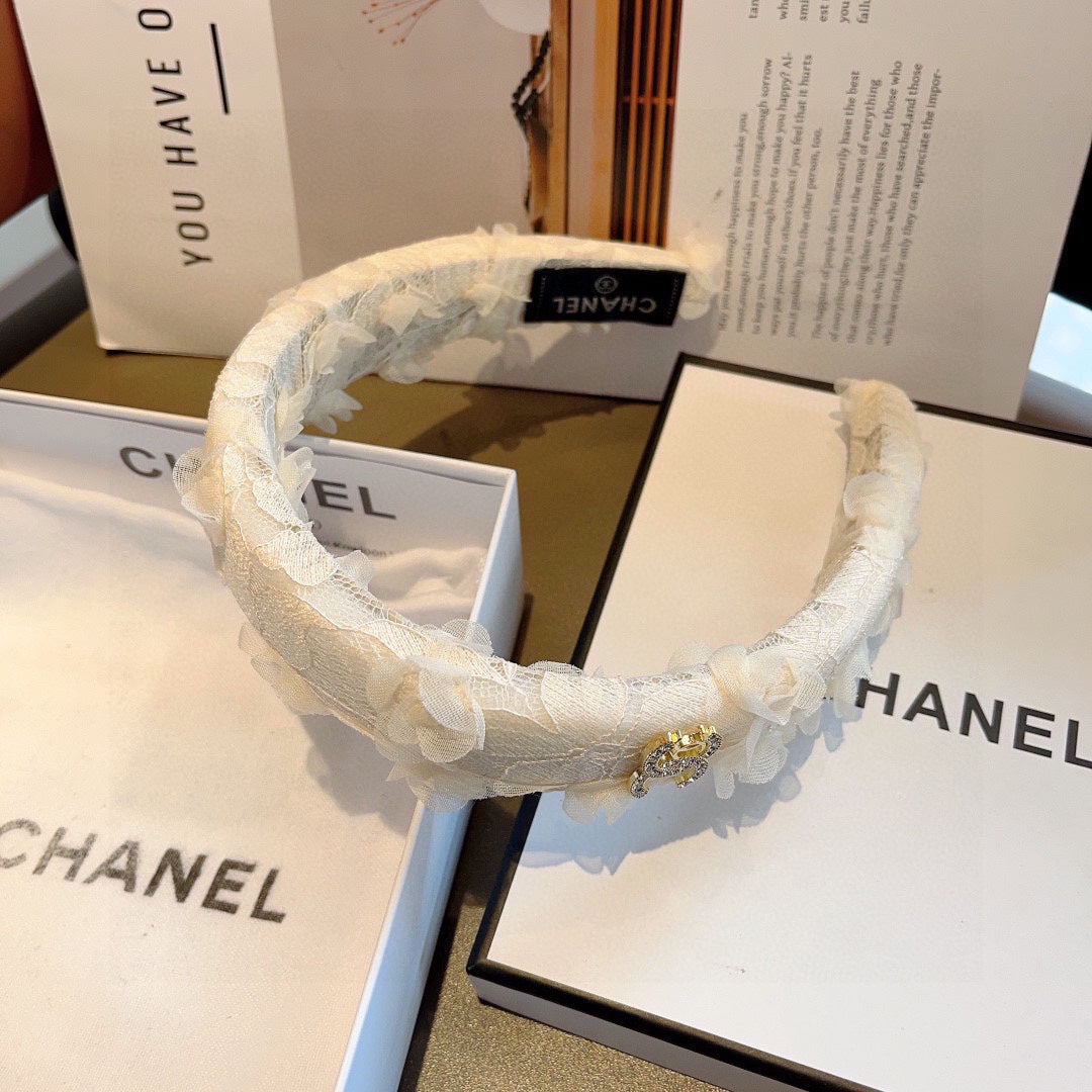 WHITE FABRIC WITH ROSE LACE TRIM HAIRBAND 414412