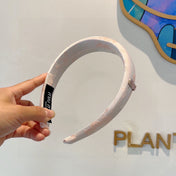 THICK HEADBAND WITH GARNITURE PRINT IN LIGHT PINK SILK 415935