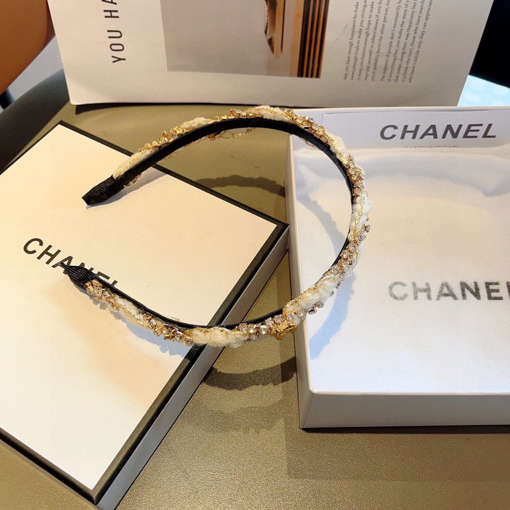 WHITE FABRIC WITH CRYSTAL HAIRBAND 417311