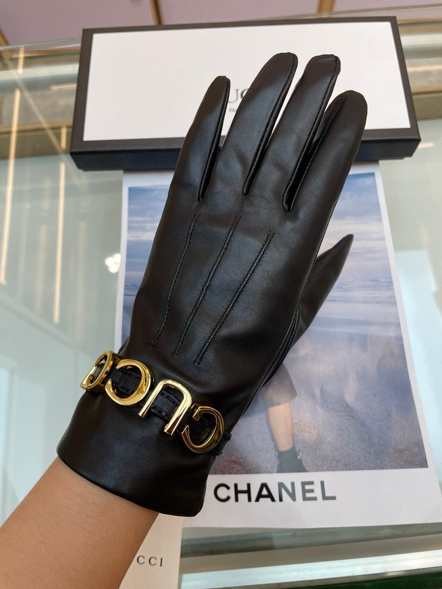 EUROPEAN GLOVES IN BLACK LAMBSKIN WITH CASHMERE LINING 376727