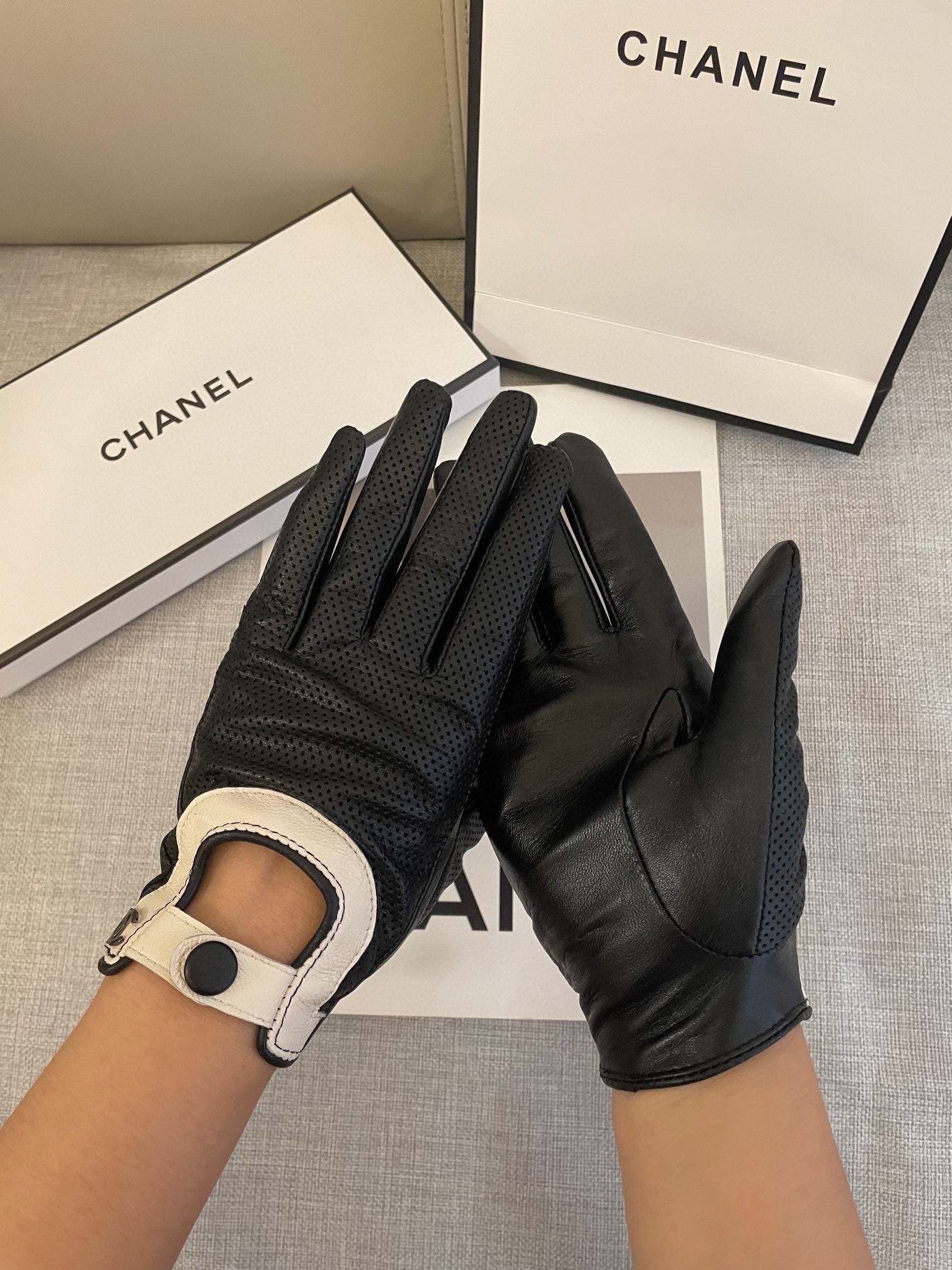 CC GLOVES IN BLACK SHEEPSKIN 463848