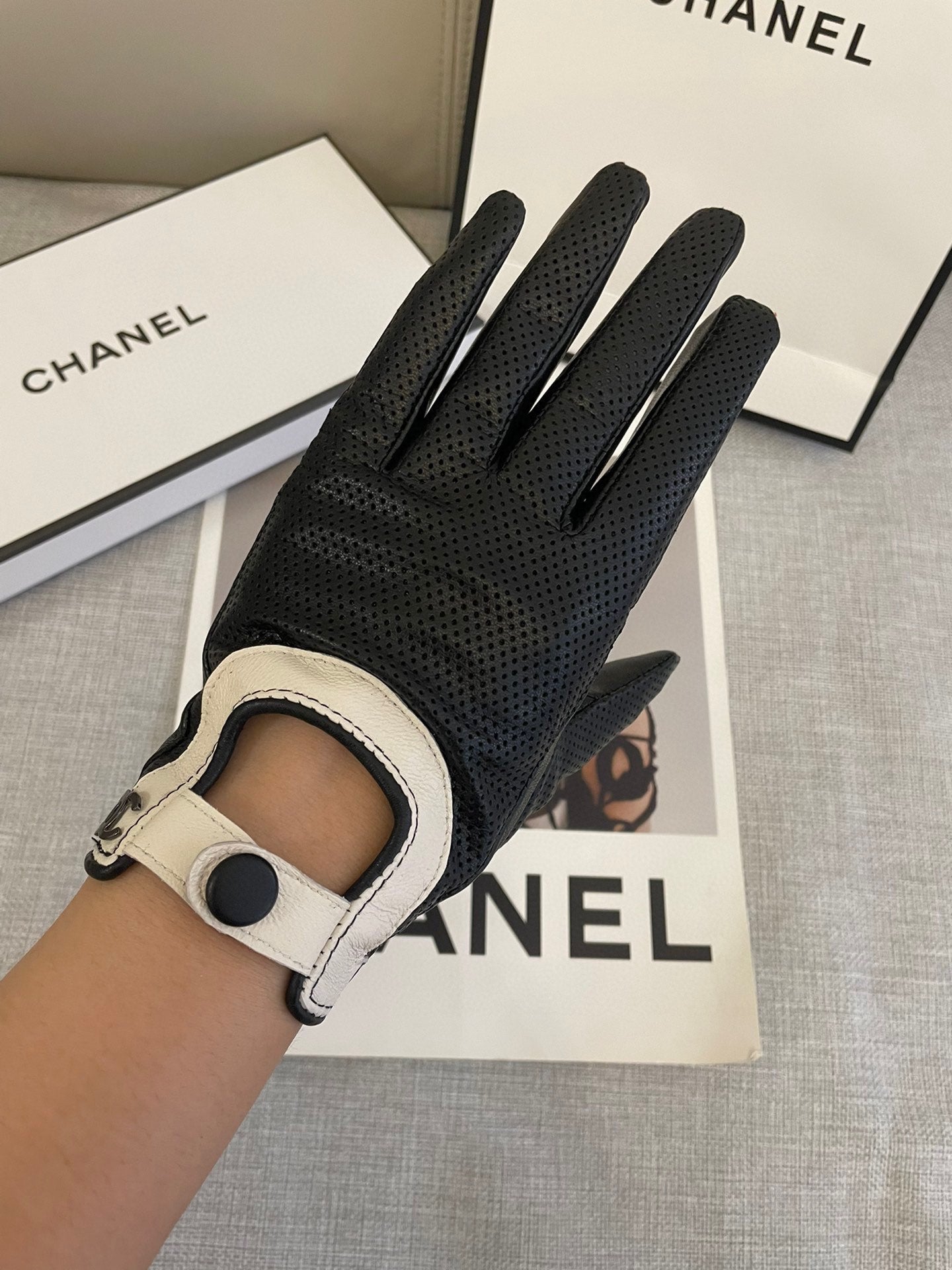 CC GLOVES IN BLACK SHEEPSKIN 463848