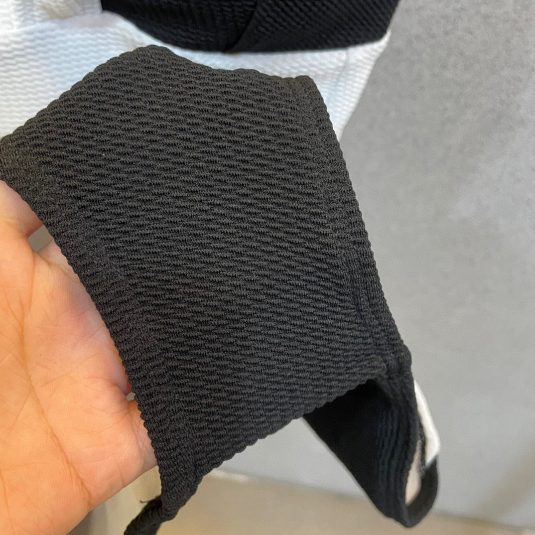 CC BIKINI SWIMSUIT SET IN BLACK AND WHITE 573554