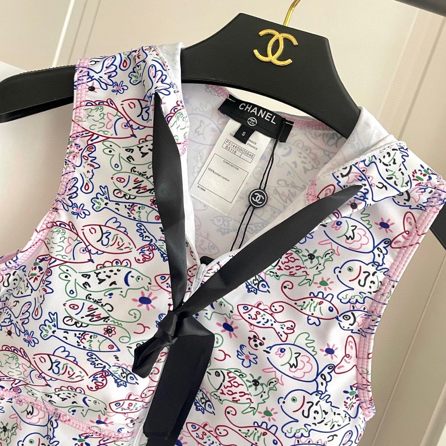 CC BIKINI SWIMSUIT SET IN WHITE AND FISH COLORFUL PRINTED 604253