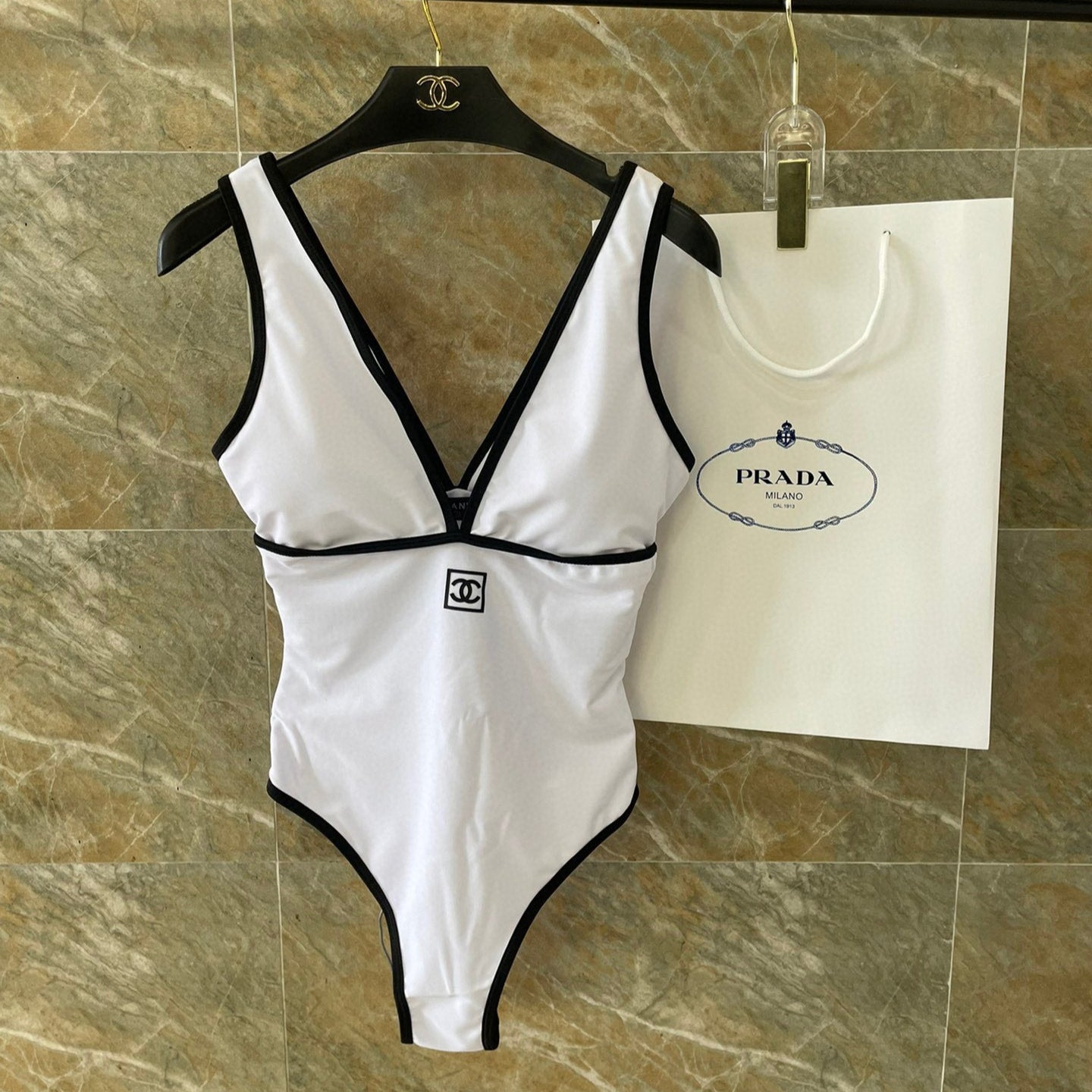 CC BIKINI SWIMSUIT SET IN WHITE AND BLACK TRIM 613724