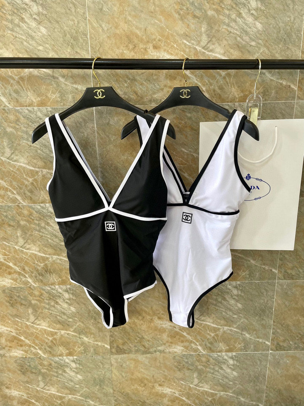 CC BIKINI SWIMSUIT SET IN BLACK AND WHITE TRIM 613725