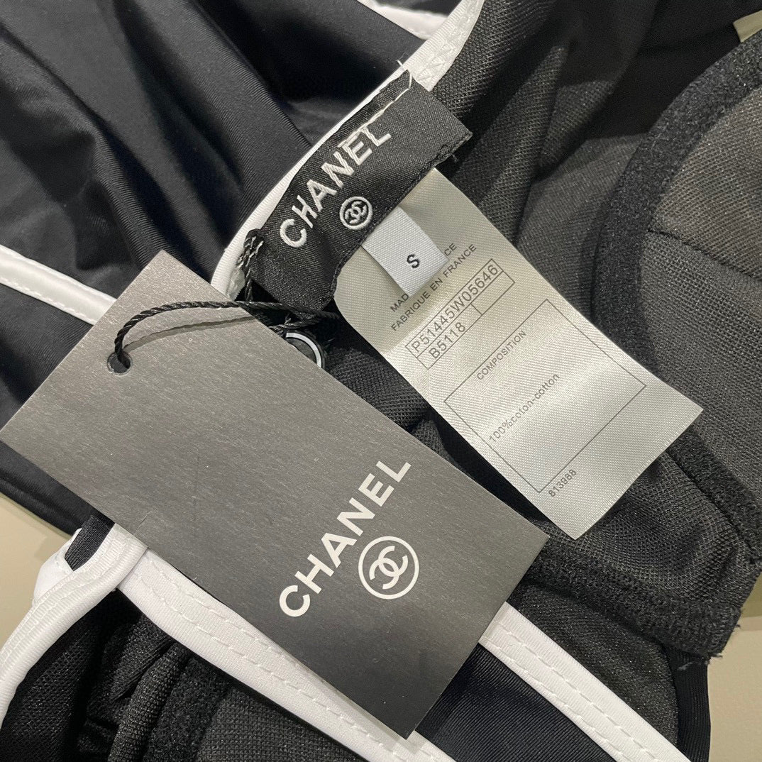 SWIMSUIT BODYSUIT IN BLACK AND WHITE STRIPED 627831