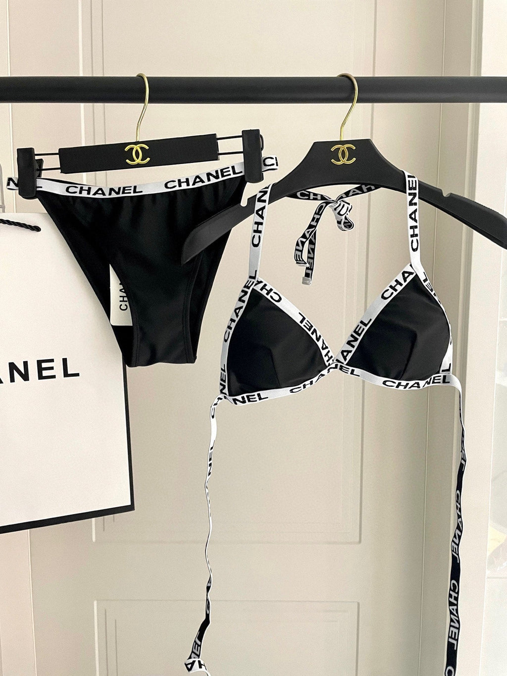 CC BIKINI SWIMSUIT SET IN BLACK WITH WHITE TRIM 627832