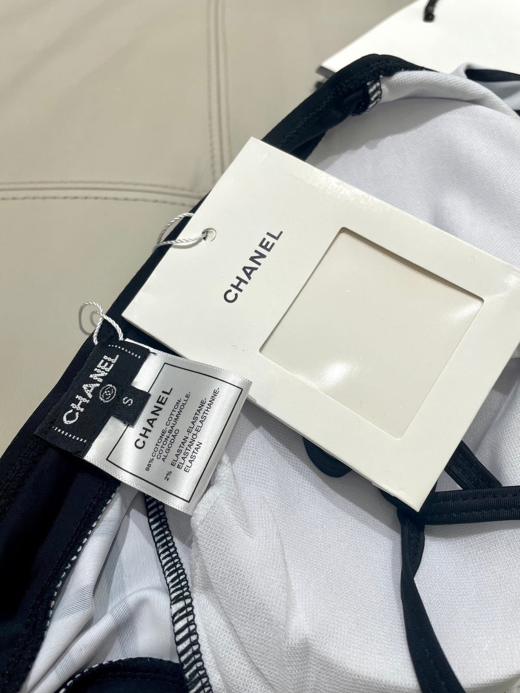 CC BIKINI SWIMSUIT SET IN WHITE WITH BLACK VERTICAL STRIPES 633258