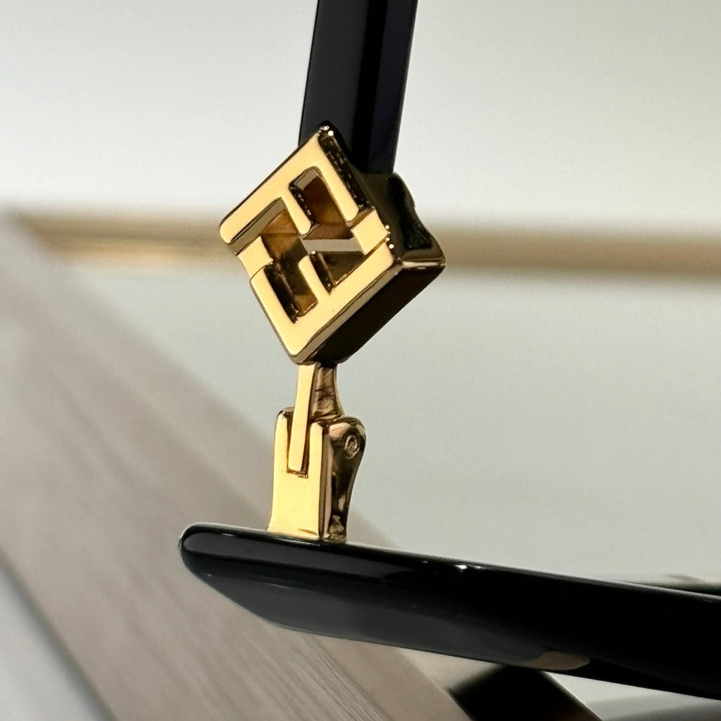 FF DIAMONDS SQUARE FRAME SUNGLASSES FE40161 IN ACETATE