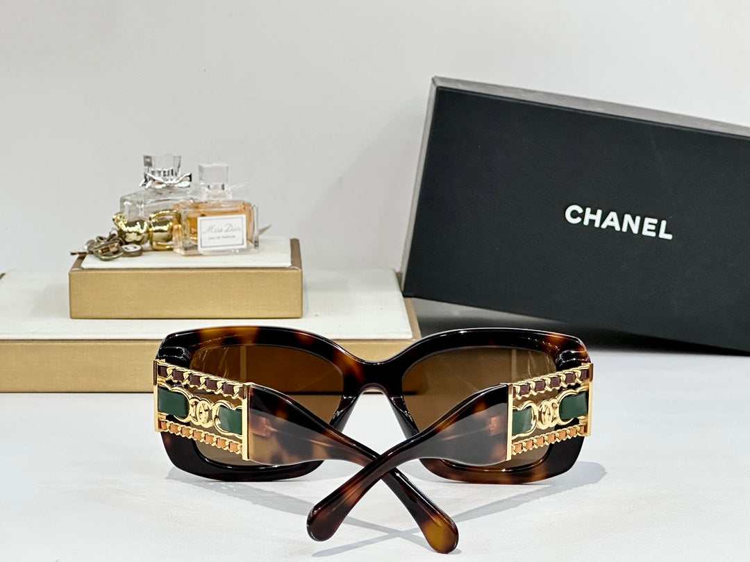 SQUARE SUNGLASSES CH5537Q IN ACETATE CHAIN METAL