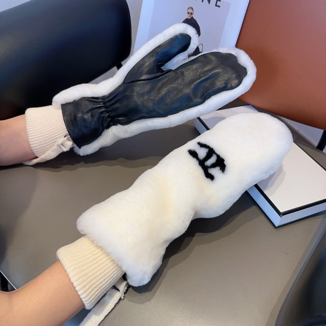 GLOVES IN WHITE RABBIT FUR AND LAMBSKIN 456404