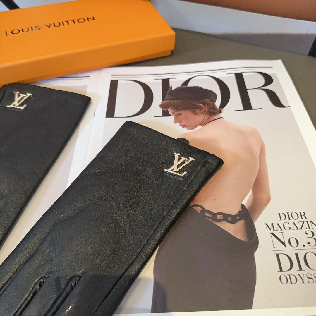 LV GLOVES IN BLACK LAMBSKIN 462302