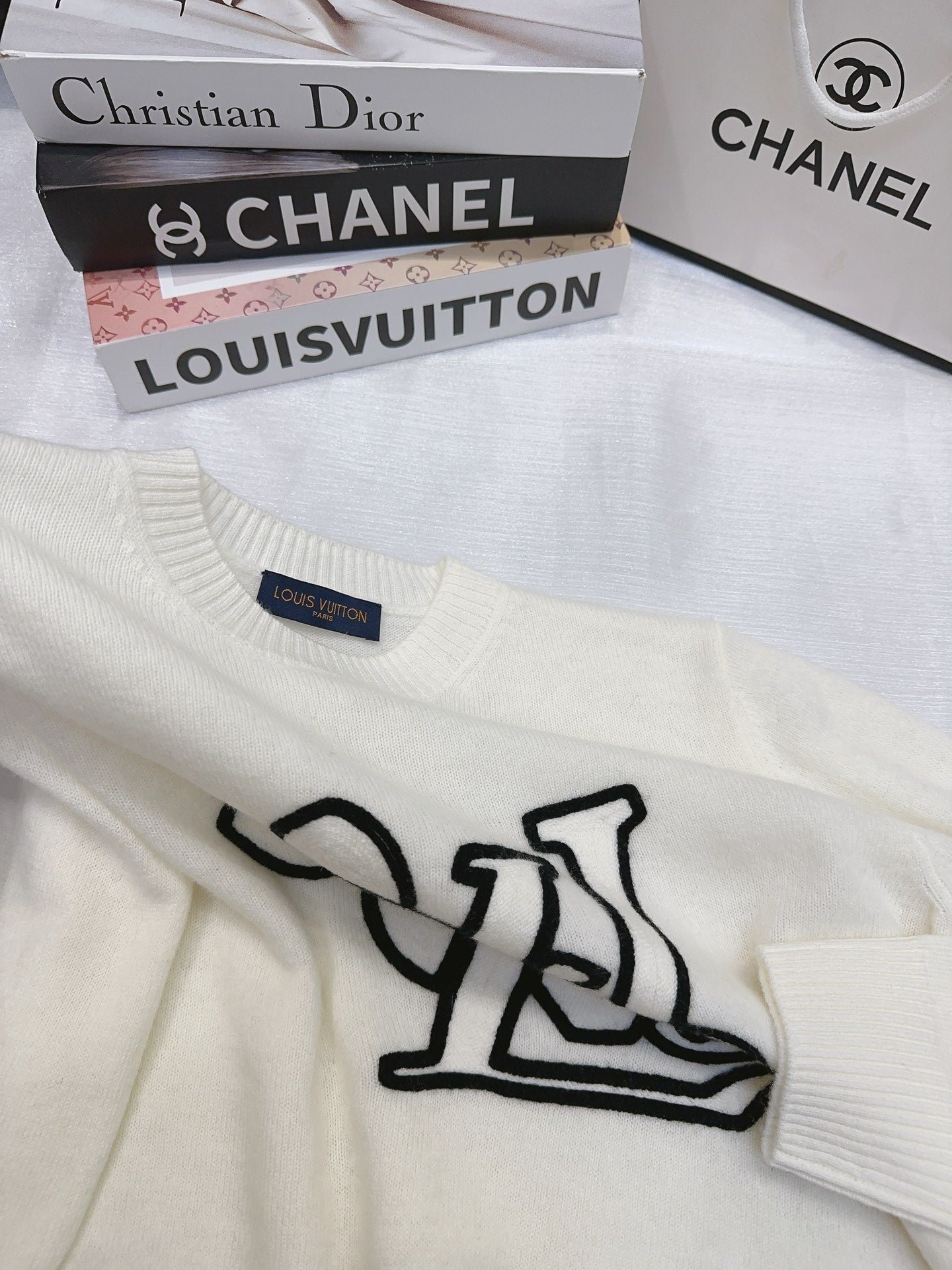 LV 25S SWEATER 0043