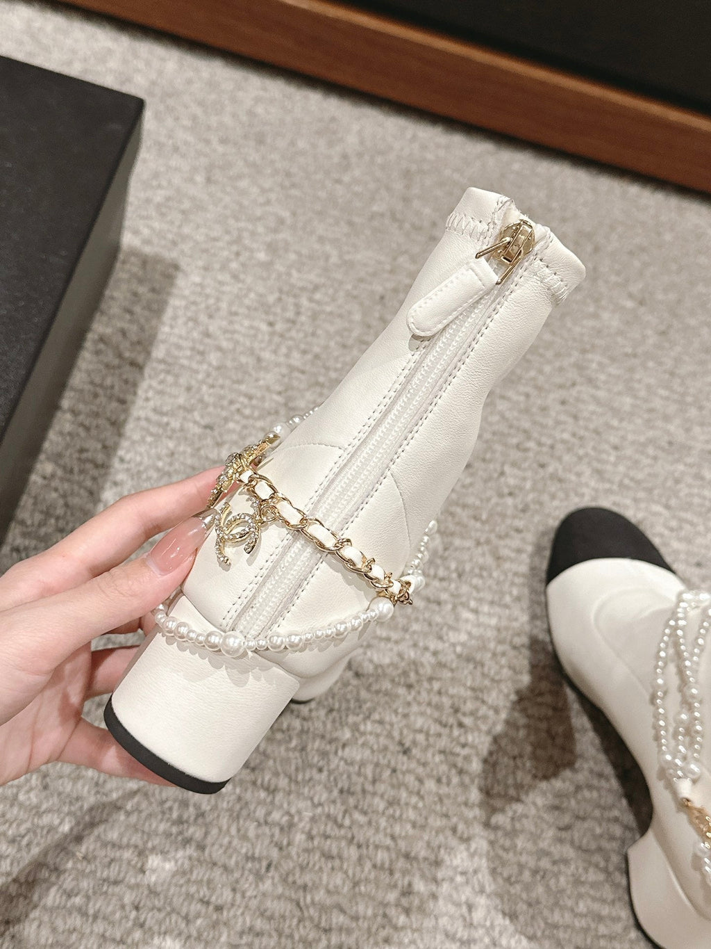 CC LOW CUT BOOTS IN WHITE STRETCH LAMBSKIN AND GROSGRAIN WITH PEARL CHAIN