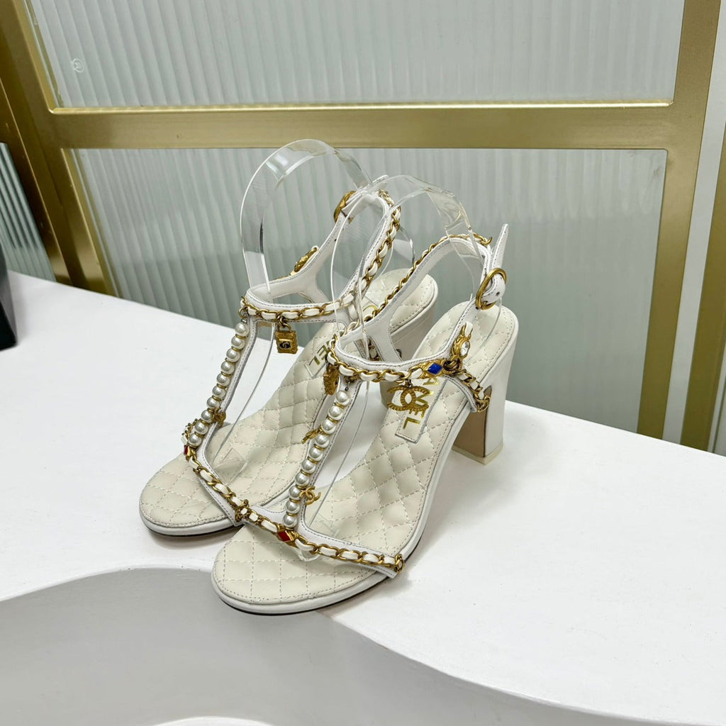 HIGH HEELS PEARL CHAIN IN WHITE COWHIDE