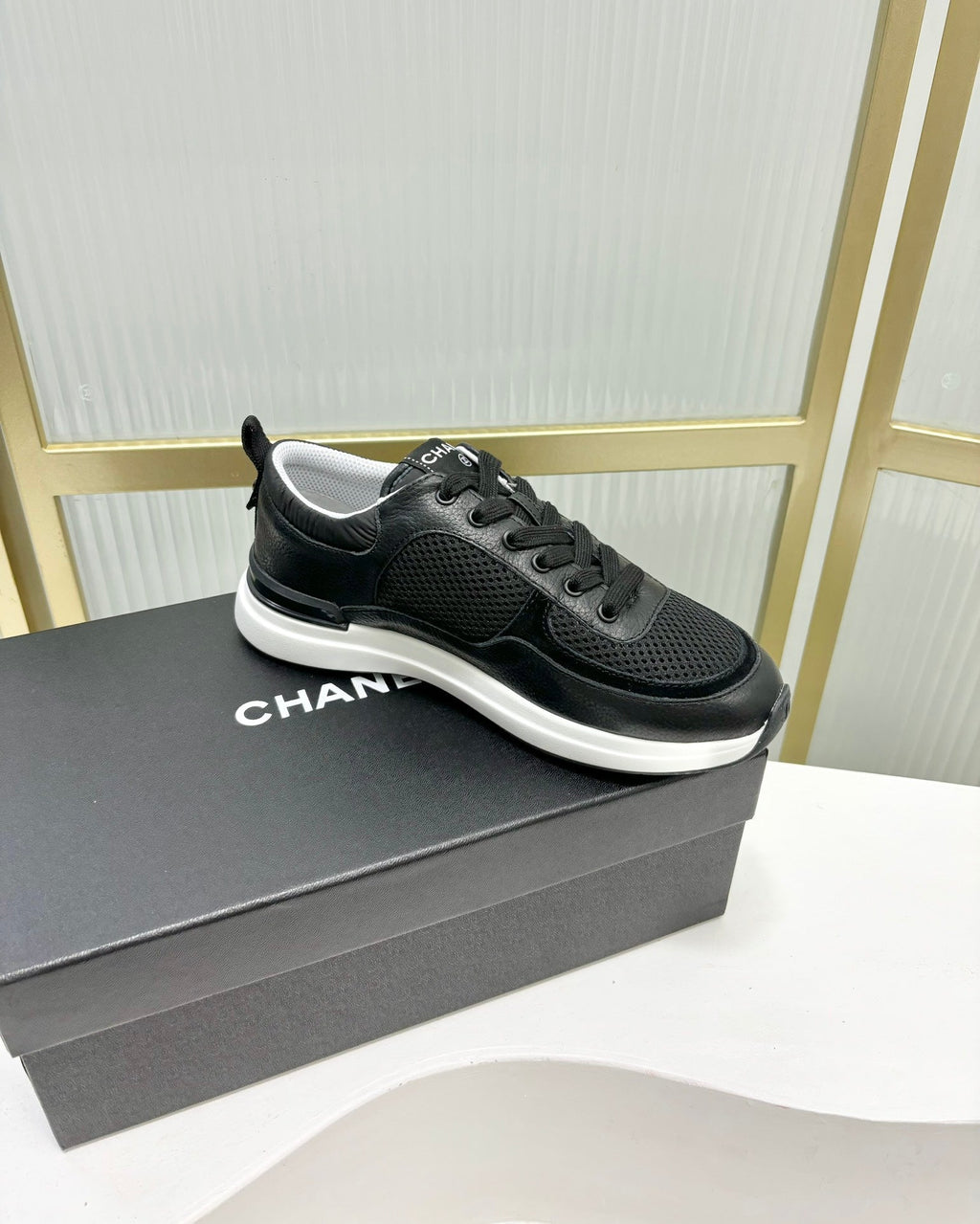 SNEAKER IN BLACK SUEDE WITH WHITE LOGO