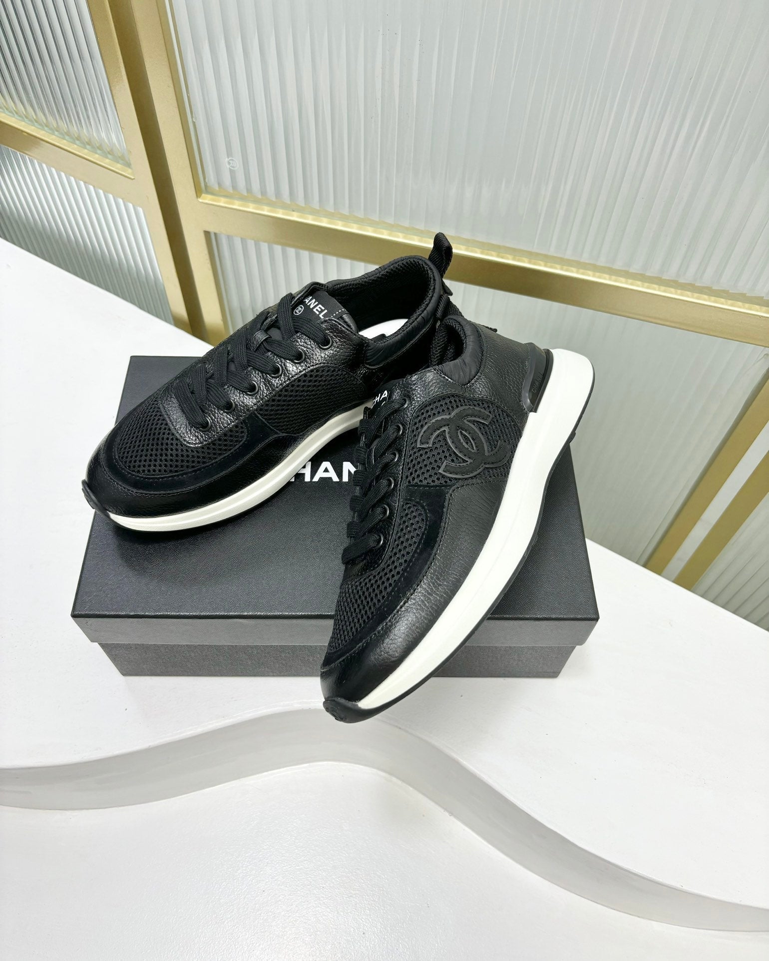 SNEAKER IN BLACK SUEDE