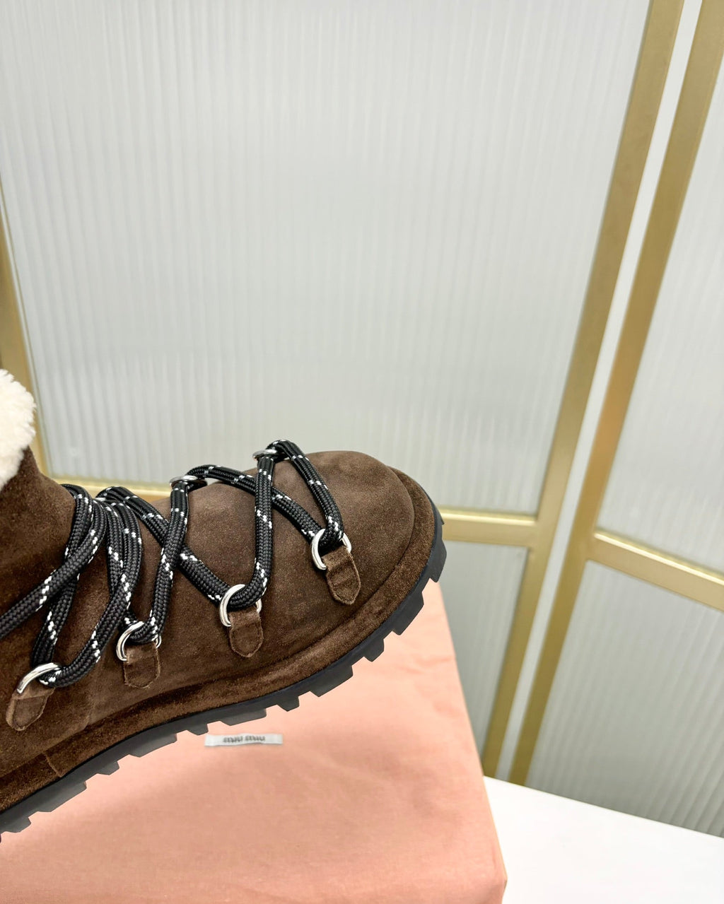 LACE-UP ANKLE BOOTS IN CHOCOLATE SUEDE AND FLEECE LINING