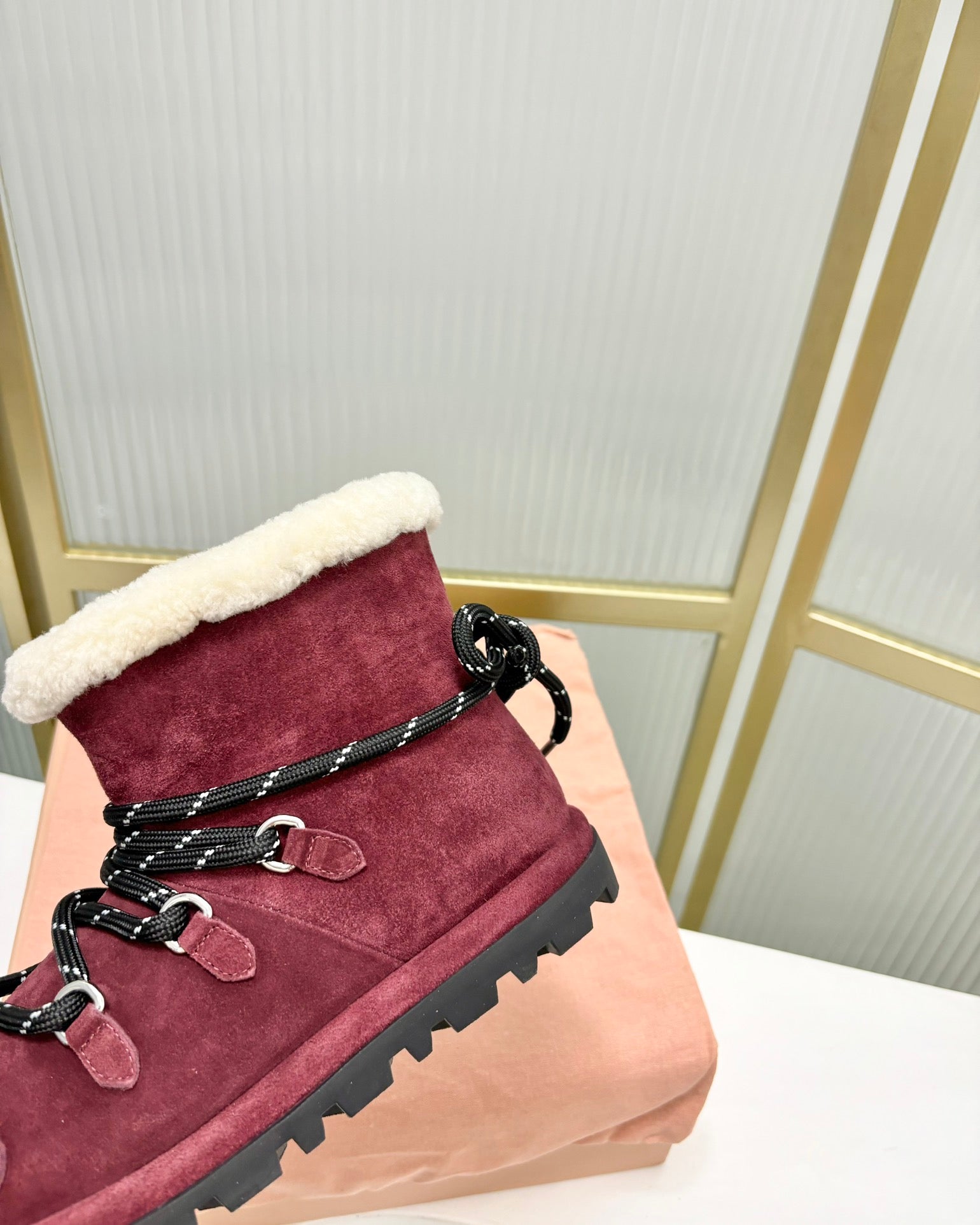 LACE-UP ANKLE BOOTS IN BERRY RED SUEDE AND FLEECE LINING