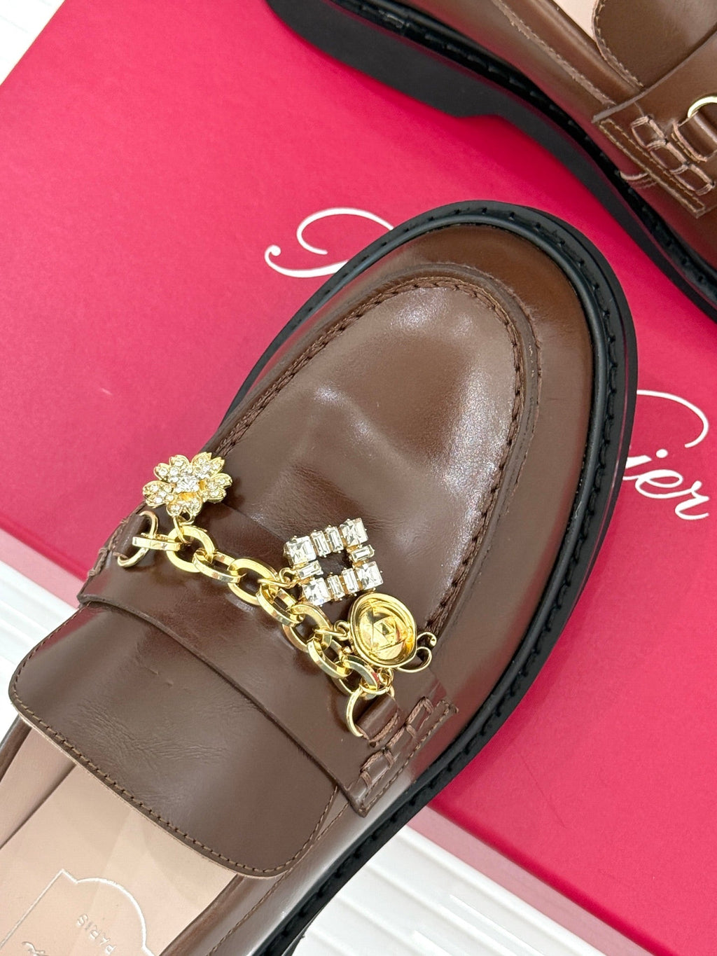 ROGER VIVIER 25S RANGERS CHAIN LOAFER IN BROWN CALFSKIN