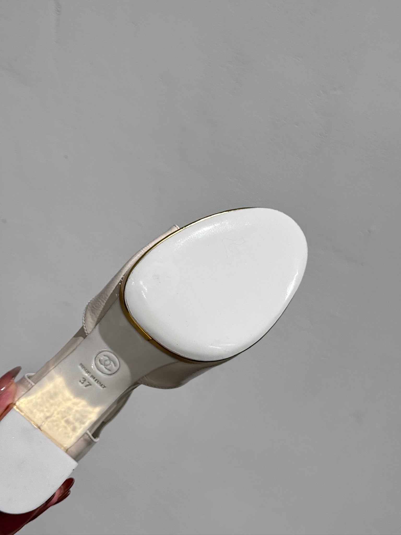 BLOCK HEEL SANDALS WHITE SHEEPSKIN