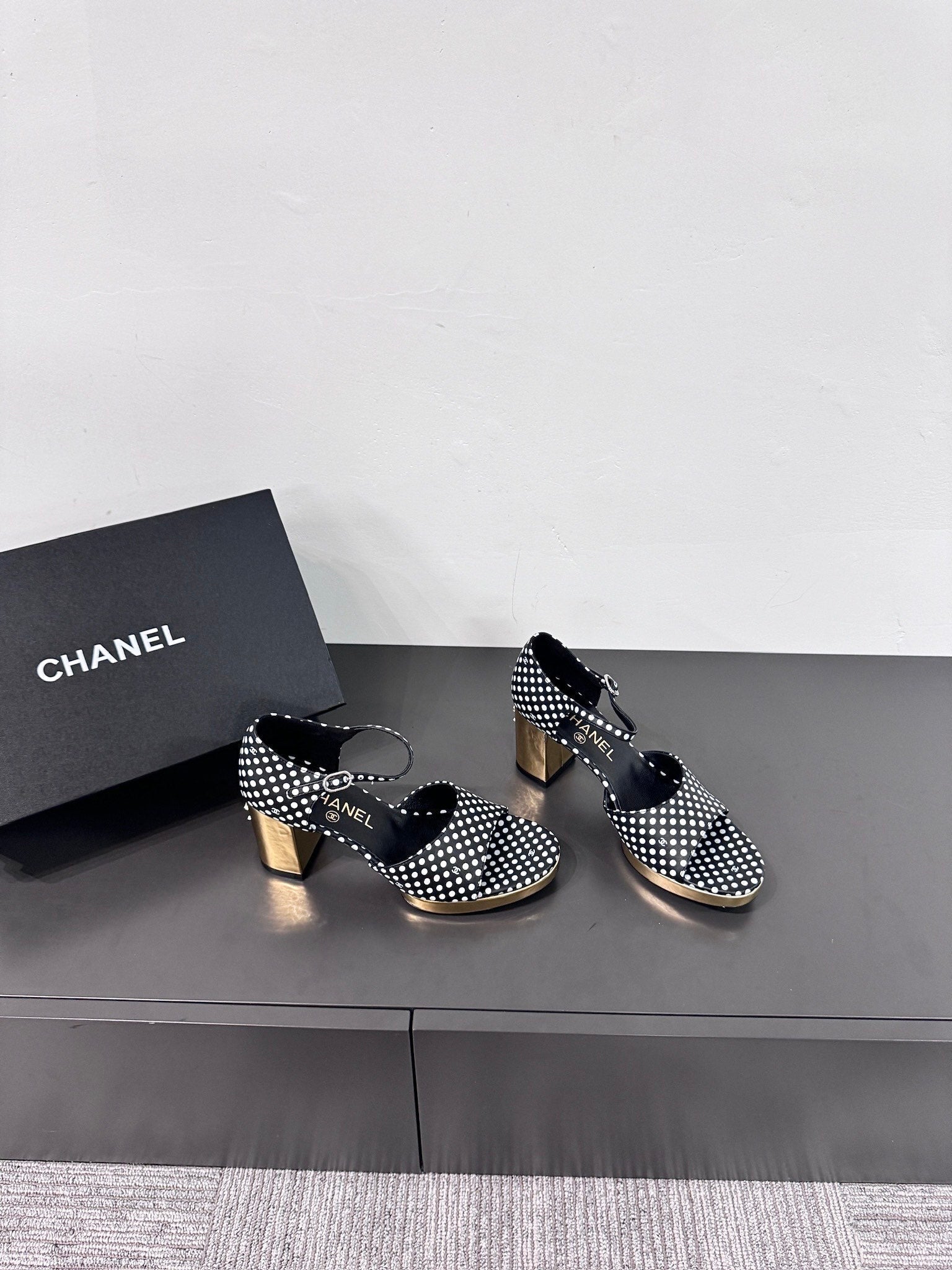 BLOCK HEEL SANDALS BLACK POLKA DOT SHEEPSKIN