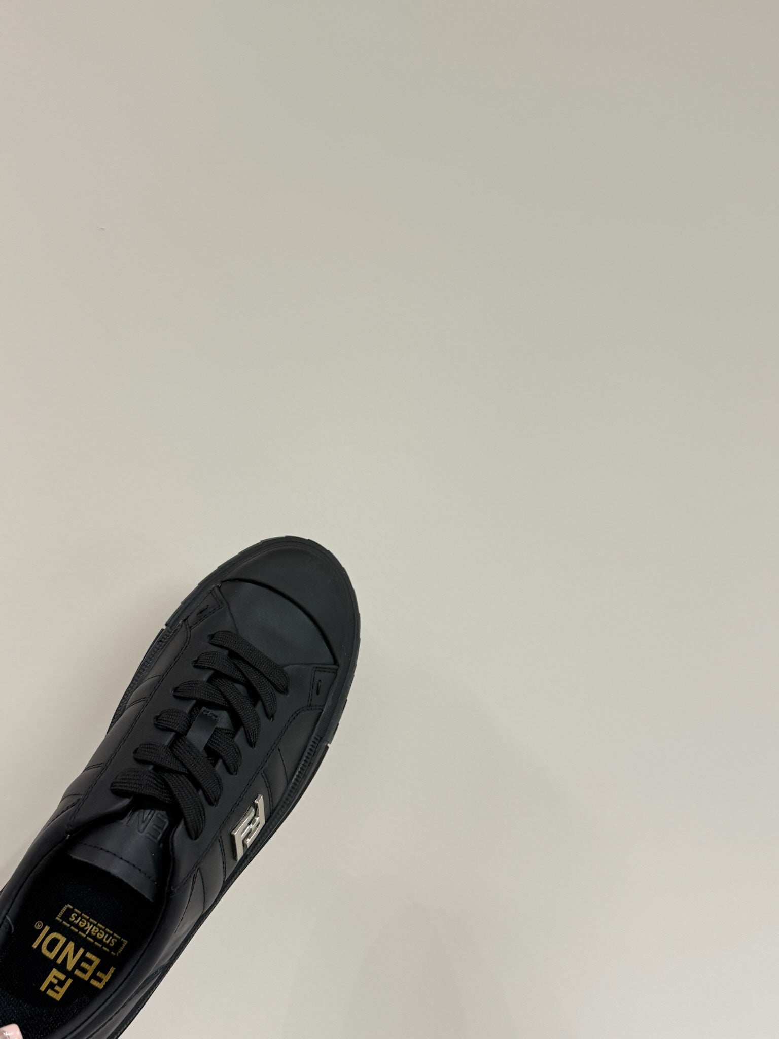 FF TRAINER SNEAKER IN BLACK CALFSKIN