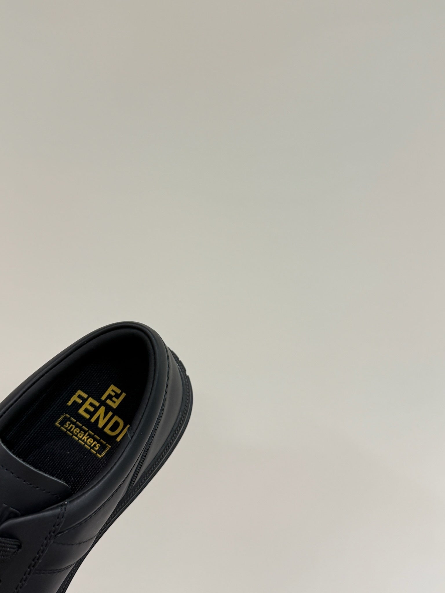 FF TRAINER SNEAKER IN BLACK CALFSKIN